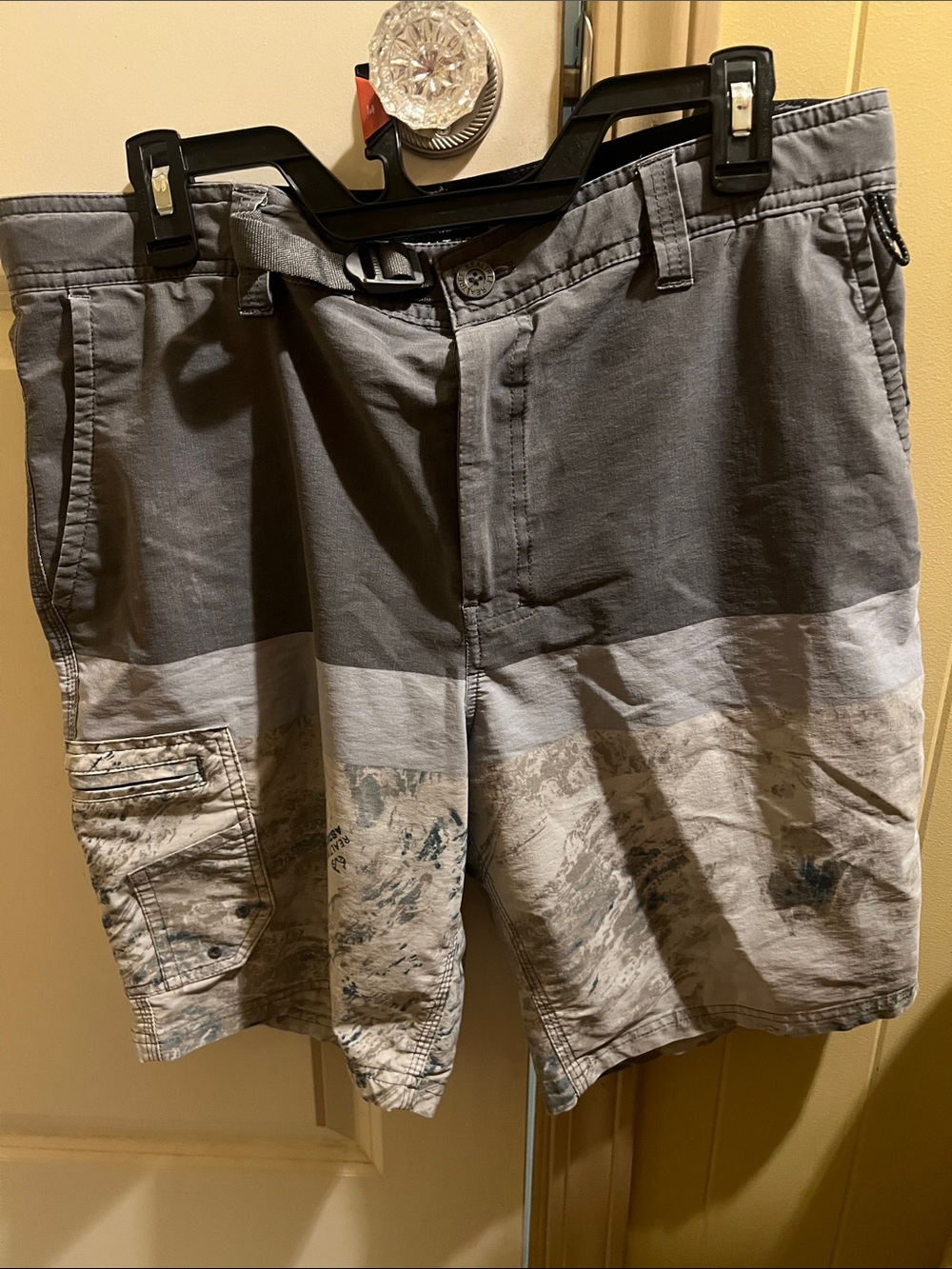 Realtree Men's Two-Tone Gray and Tan Athletic Shorts